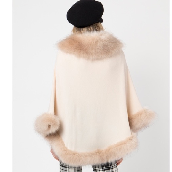 PIA ROSSINI beige poncho with faux fur trim one size - Picture 2 of 14